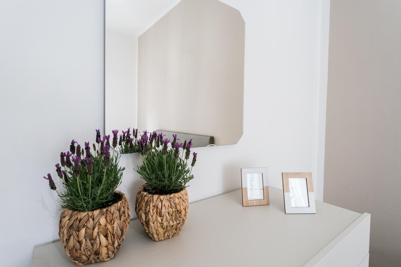 Central & Modern Apartment By Rent All Como Kültér fotó